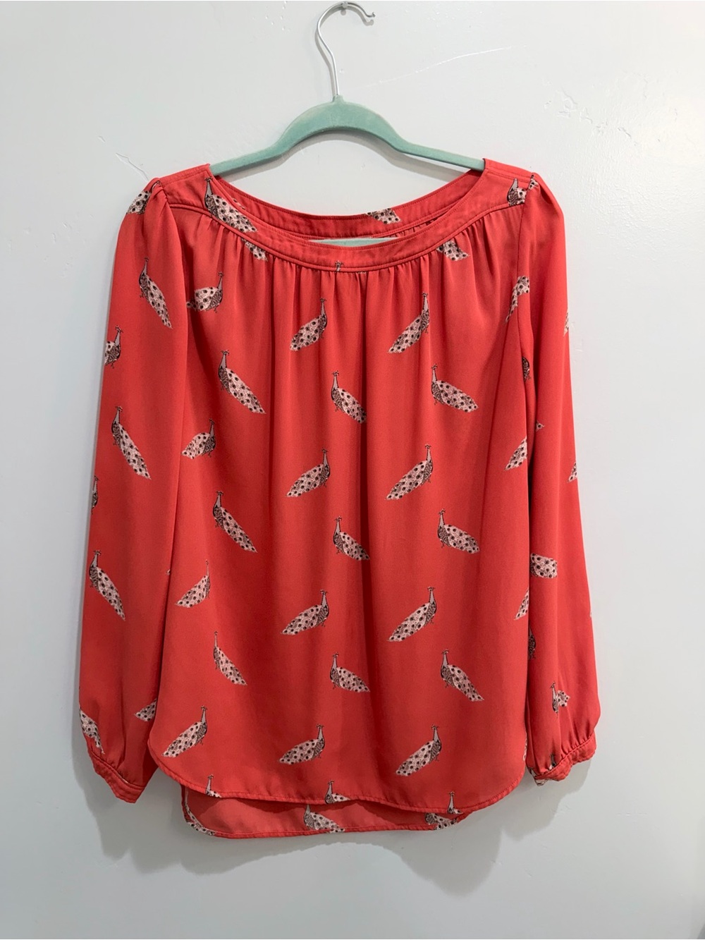 Sold LOFT Peacock Print Coral Pleated Long Sleeve Blouse Pink Boat Neck Whimsy - Picture 2 of 10